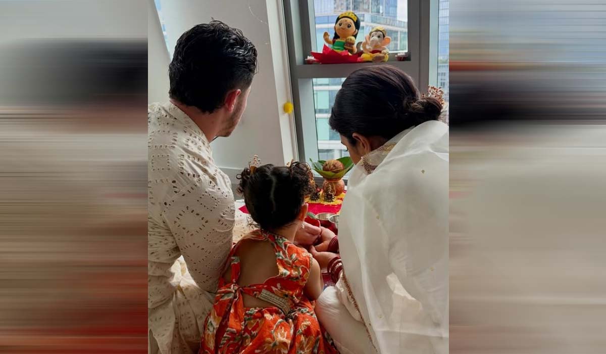 प्रियंका चोपड़ा और निक ने मालती संग मनाई दिवाली; देखें PHOTOS