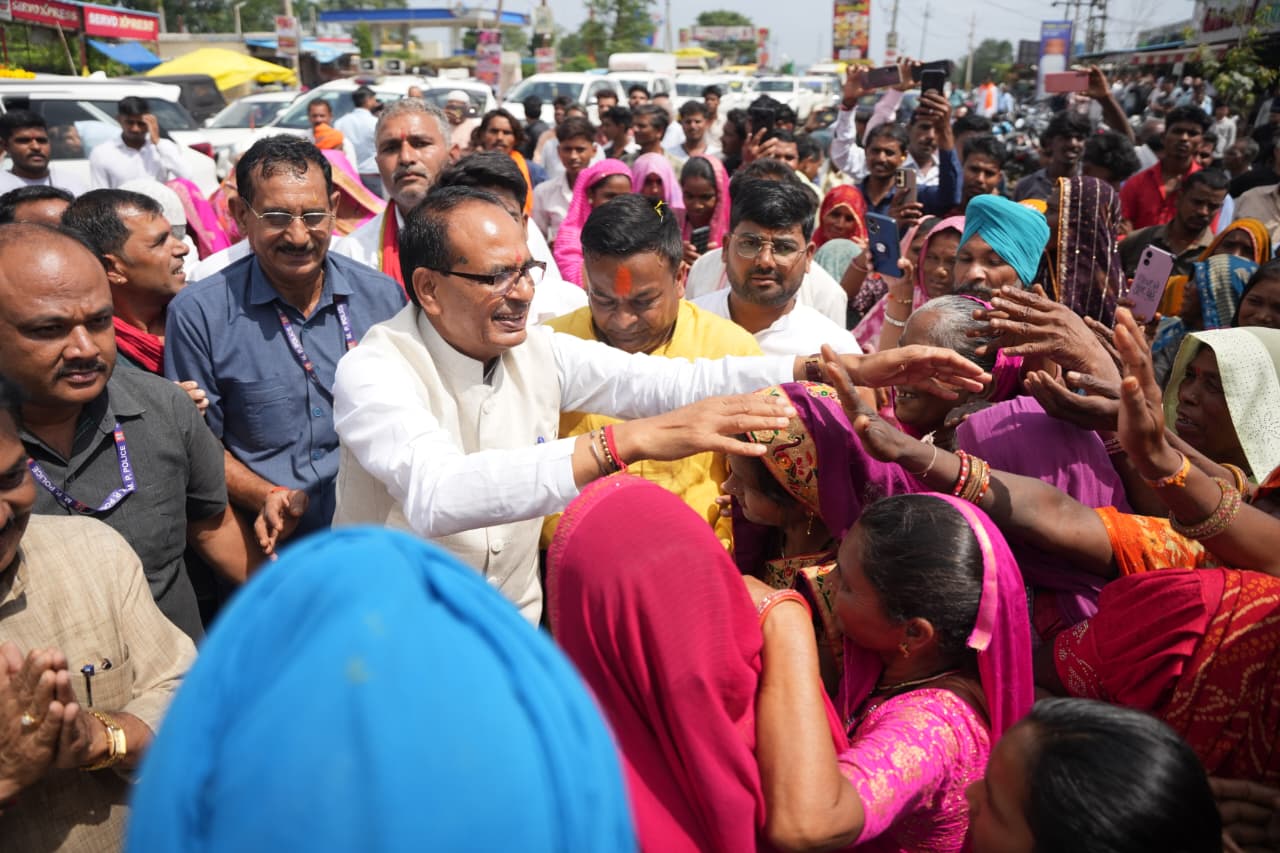 केंद्र सरकार महिलाओं के आर्थिक सशक्तिकरण के लिए प्रतिबद्धः शिवराज सिंह चौहान