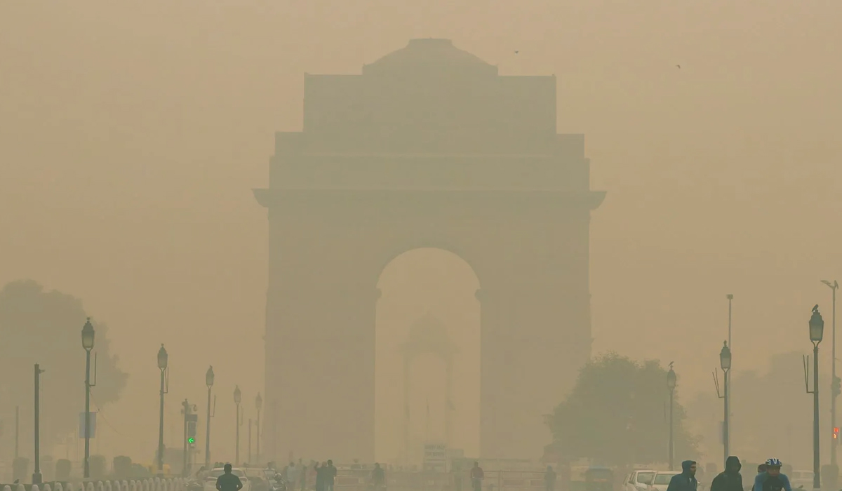 राजधानी बनी गैस चैंबर, AQI 437 तक पहुंचा, सांस लेना हुआ मुश्किल!