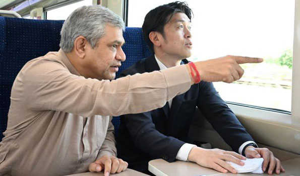 केंद्रीय मंत्री अश्विनी वैष्णव ने Hiromasa Nakano के साथ सूरत HSR परियोजना स्थल का किया दौरा