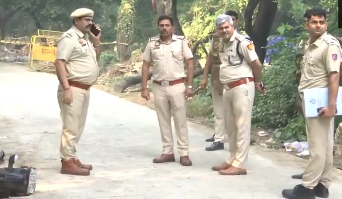 दिल्ली में पुलिस और बदमाशों के बीच दो जगह मुठभेड़, चार अपराधी घायल