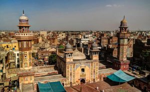 लाहौर बना दुनिया का सबसे प्रदूषित शहर, दिल्ली और कोलकाता को छोड़ा पीछे