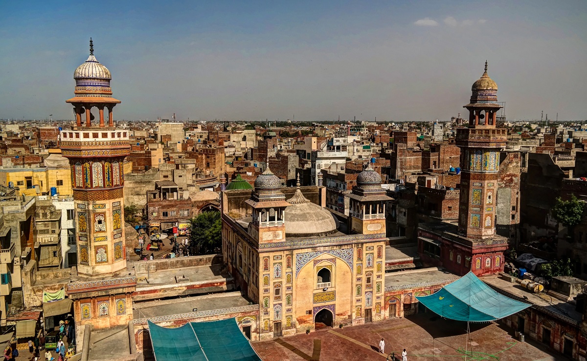 लाहौर बना दुनिया का सबसे प्रदूषित शहर, दिल्ली और कोलकाता को छोड़ा पीछे