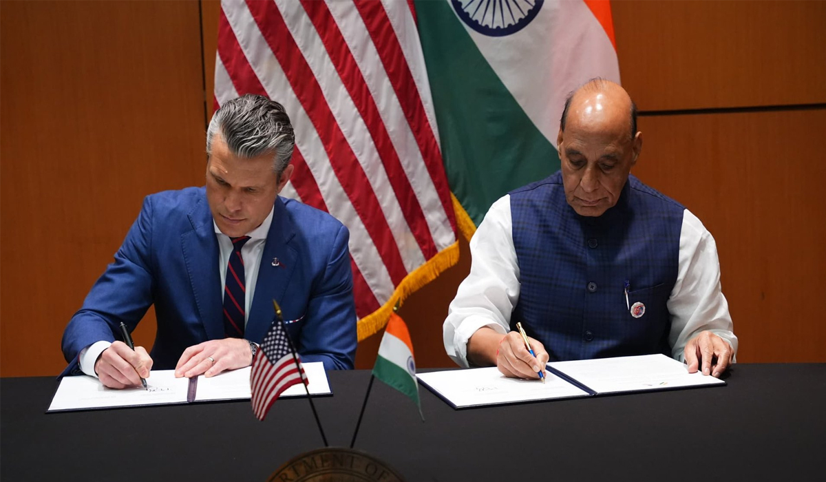 टैरिफ वॉर के बीच भारत और अमेरिका के बीच 10-वर्षीय रक्षा समझौते पर हस्ताक्षर, रक्षा मंत्री ने कहा…