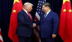 US-चीन के बीच व्यापार समझौता: ट्रंप ने टैरिफ 57% से घटाकर 47% किया; दुर्लभ खनिजों पर भी बनी सहमति