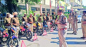 धुंध और कोहरे के मौसम में सड़क सुरक्षा को लेकर जिला पुलिस सक्रिय