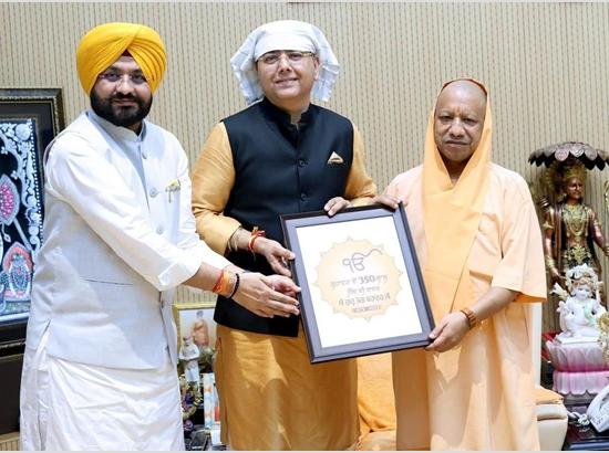 अमन अरोड़ा ने यूपी के सीएम योगी से की मुलाकात और श्री गुरु तेग बहादुर जी के 350वें शहीदी पर्व का दिया निमंत्रण