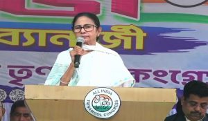 ‘कोई तुम्हें वोटर लिस्ट से बाहर नहीं कर सकता’, SIR को लेकर ममता बनर्जी का केंद्र पर हमला