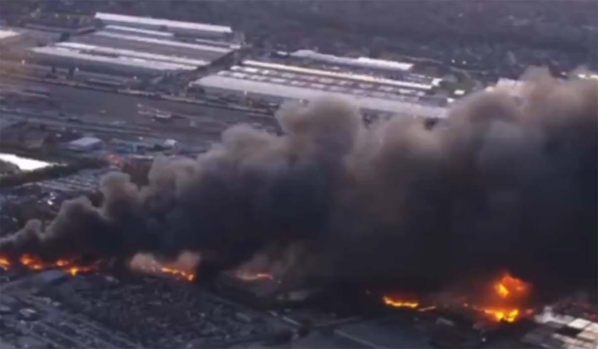 America Plane Crash: एयरपोर्ट से उड़ान भरते ही UPS कार्गो प्लेन हुआ क्रैश, 3 की मौत, देखें VIDEO