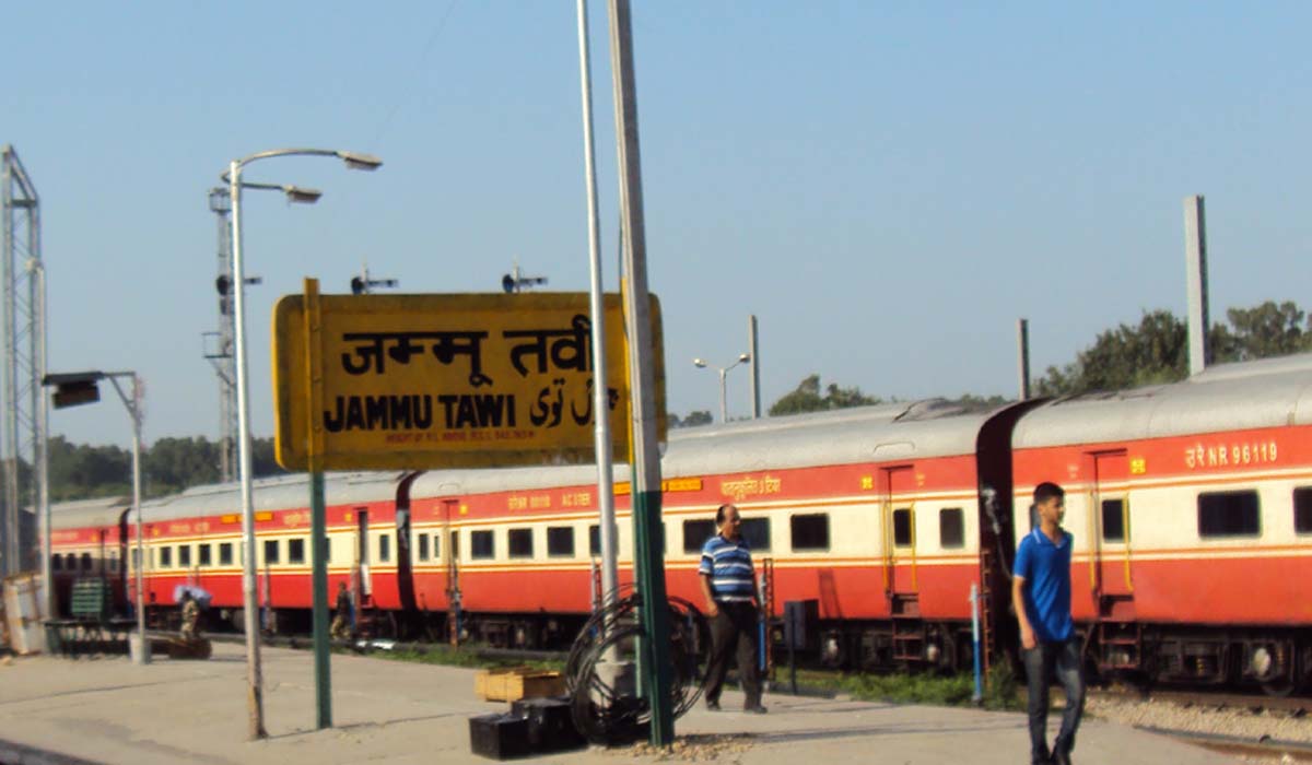 जम्मू रेलवे स्टेशन पर सुरक्षा जांच अभियान में तेजी, यात्रियों से की गई अपील