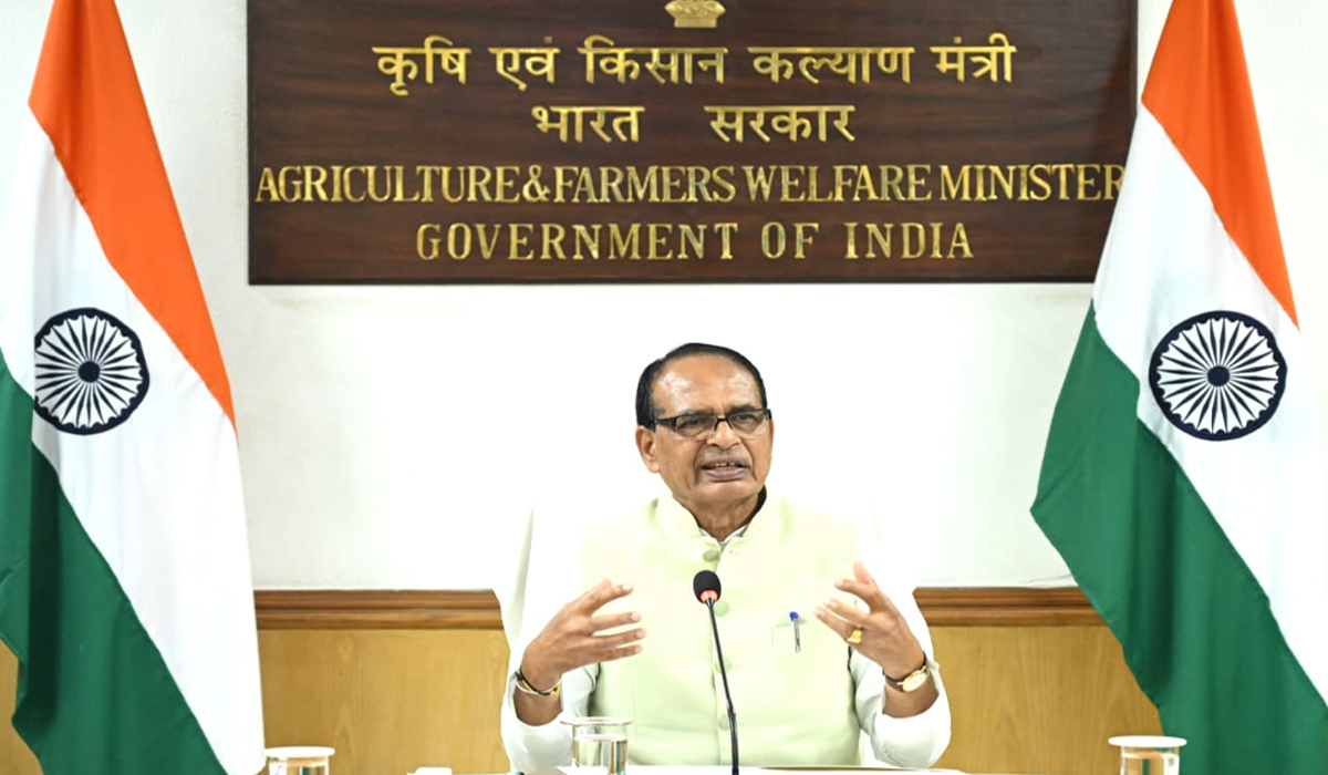 किसानों को क्लेम जल्दी और एक साथ मिलना चाहिए, जरूरी बदलाव कर विसंगतियां करें दूर: मंत्री शिवराज सिंह