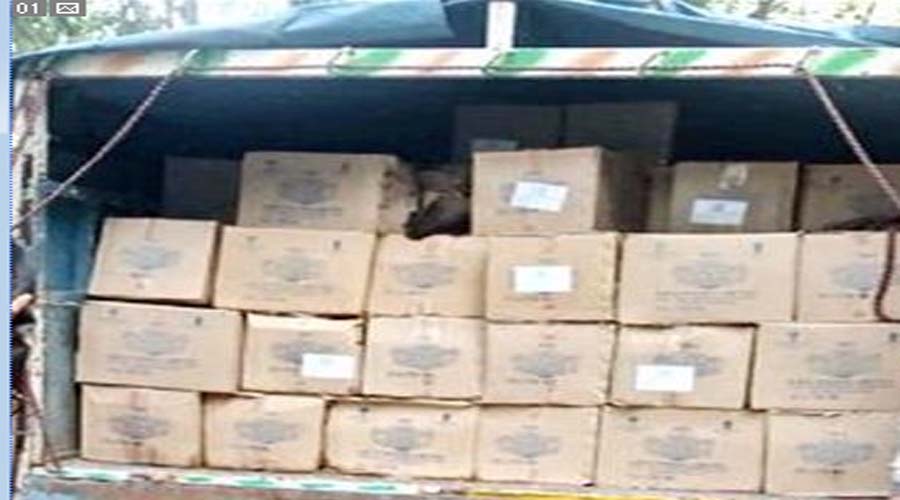 हिमाचल पुलिस की बड़ी कार्रवाई: पिकअप वाहन से भारी मात्रा में अवैध शराब बरामद, तस्कर गिरफ्तार