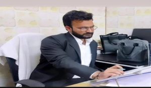 ट्रक से भिड़ी कार, एडीए समेत दो मौसेरे भाइयों की मौत