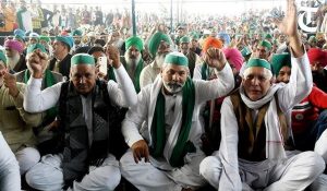 धान घोटाले पर भड़के किसान, काले कपड़ों में किया प्रदर्शन