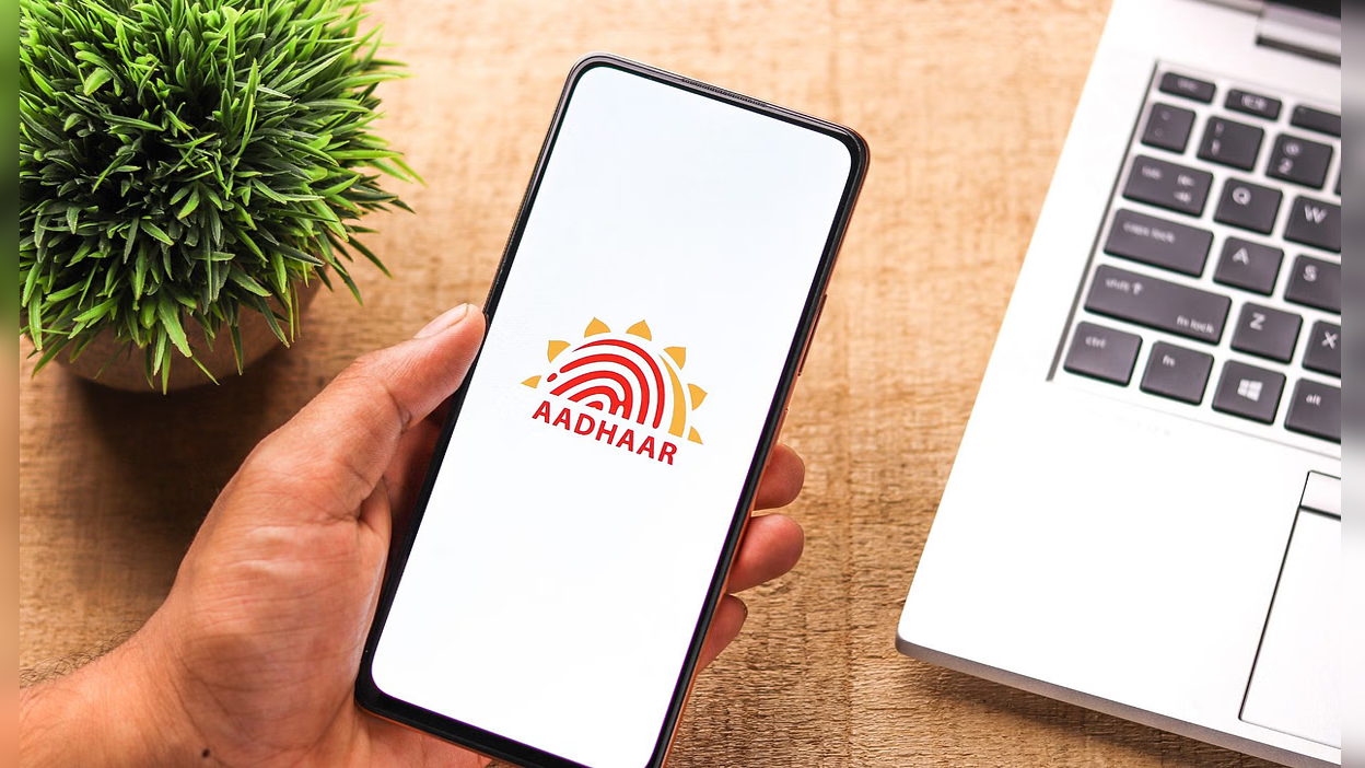 New Aadhaar App Launched : अब फोन से ही आधार का मोबाइल नंबर होगा अपडेट, जानें स्टेप
