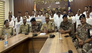 Chhattisgarh: सुकमा में 15 नक्सलियों ने सरेंडर किया, 9 के सिर पर था 48 लाख का इनाम