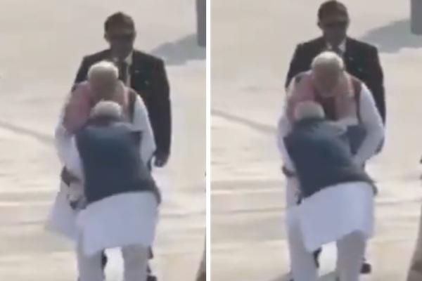 सीएम नीतीश कुमार ने छुए पीएम मोदी के पैर, पटना एयरपोर्ट पर दिखा भावनात्मक पल (Video)