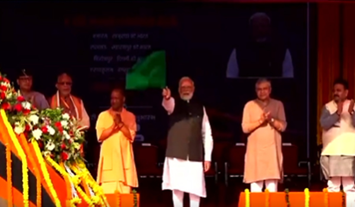 4 नए रूटों पर दौड़ेगी वंदे भारत एक्सप्रेस, PM Modi दिखाई हरी झंडी, जानें इन ट्रेनों के रुट