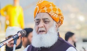 पाक मौलाना फजलुर रहमान ने सेना पर साधा निशाना, कहा- पाकिस्तान एक और जंग नहीं झेल सकता