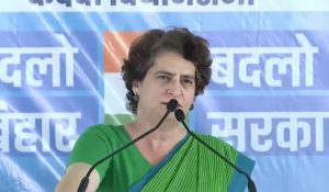 ‘भाजपा वोट चोरी कर संविधान को कमजोर कर रही’, कटिहार में जमकर बरसीं प्रियंका गांधी