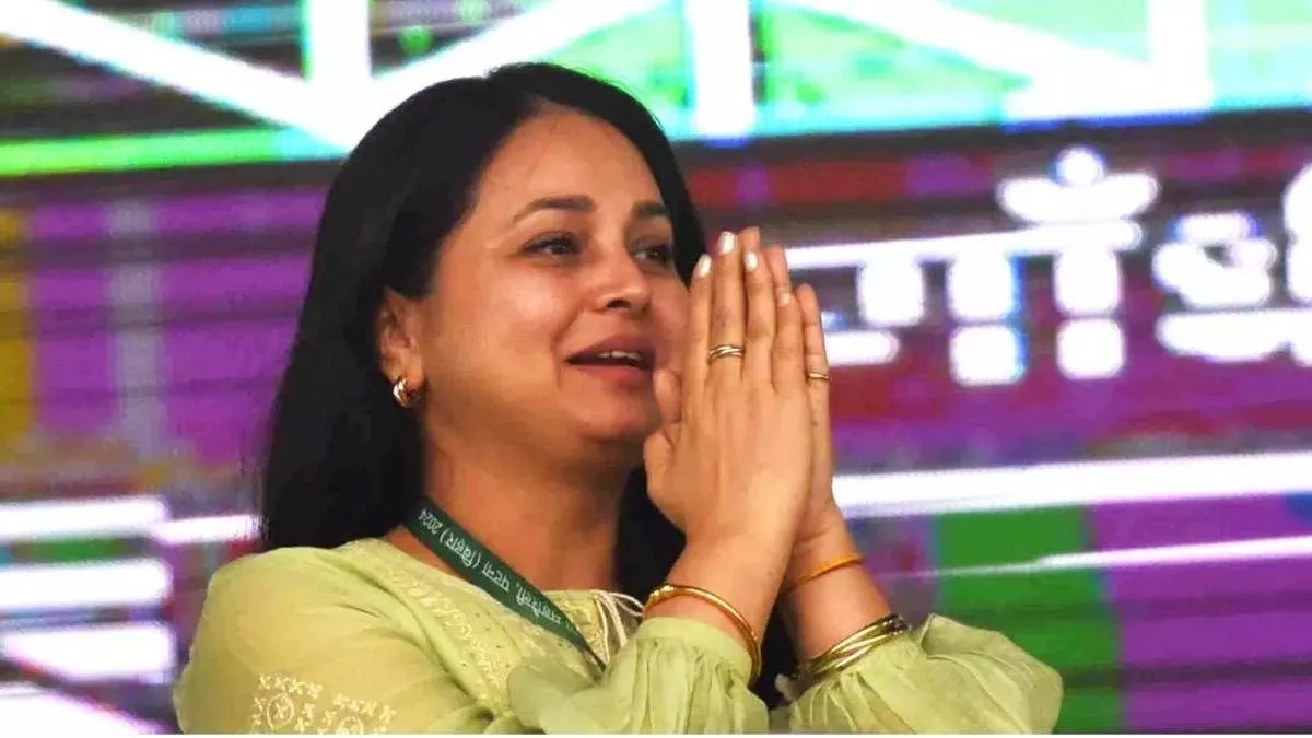 गालियां दी, मारने के लिए चप्पल उठाई, मजबूरी में मां-बाप को छोड़ना पड़ा : रोहिणी आचार्य