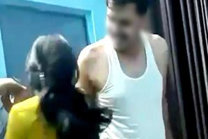 बंद कमरे में डॉक्टर वकार सिद्दीकी का युवती के साथ ‘अश्लील’ डांस, वीडियो वायरल से हरकत में आया प्रशासन