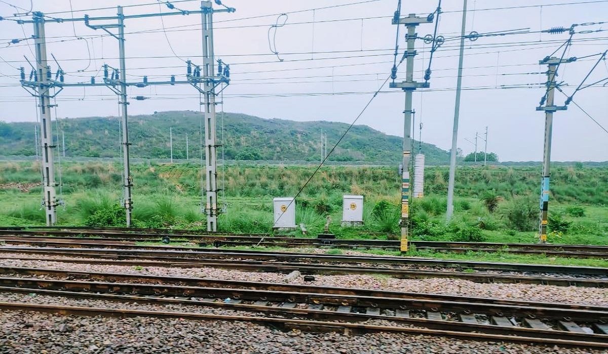 मिर्जापुर: ट्रेन की चपेट में आने से 6 श्रद्धालुओं की मौत, रेलवे लाइन पार करते समय हुआ हादसा