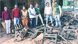 बिजली शॉर्ट सर्किट से फर्नीचर की दुकान में लगी आग, करीबन 4 से 5 लाख का सामान जलकर राख