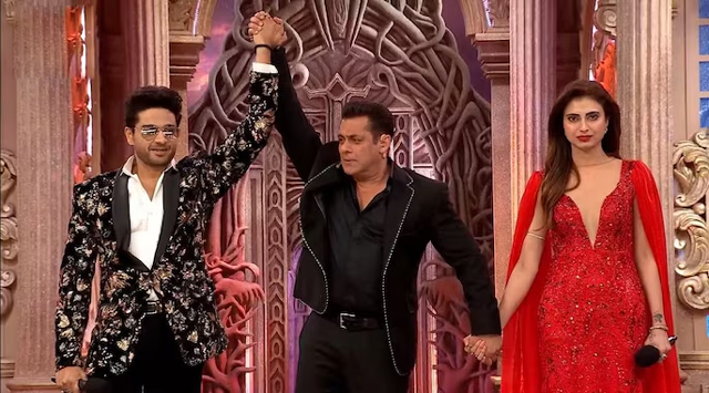 Bigg Boss 19 Finale: गौरव खन्ना बने बिग बॉस 19 के विजेता, ट्रॉफी के साथ मिले 50 लाख रुपये, फरहाना भट्ट रहीं रनर-अप