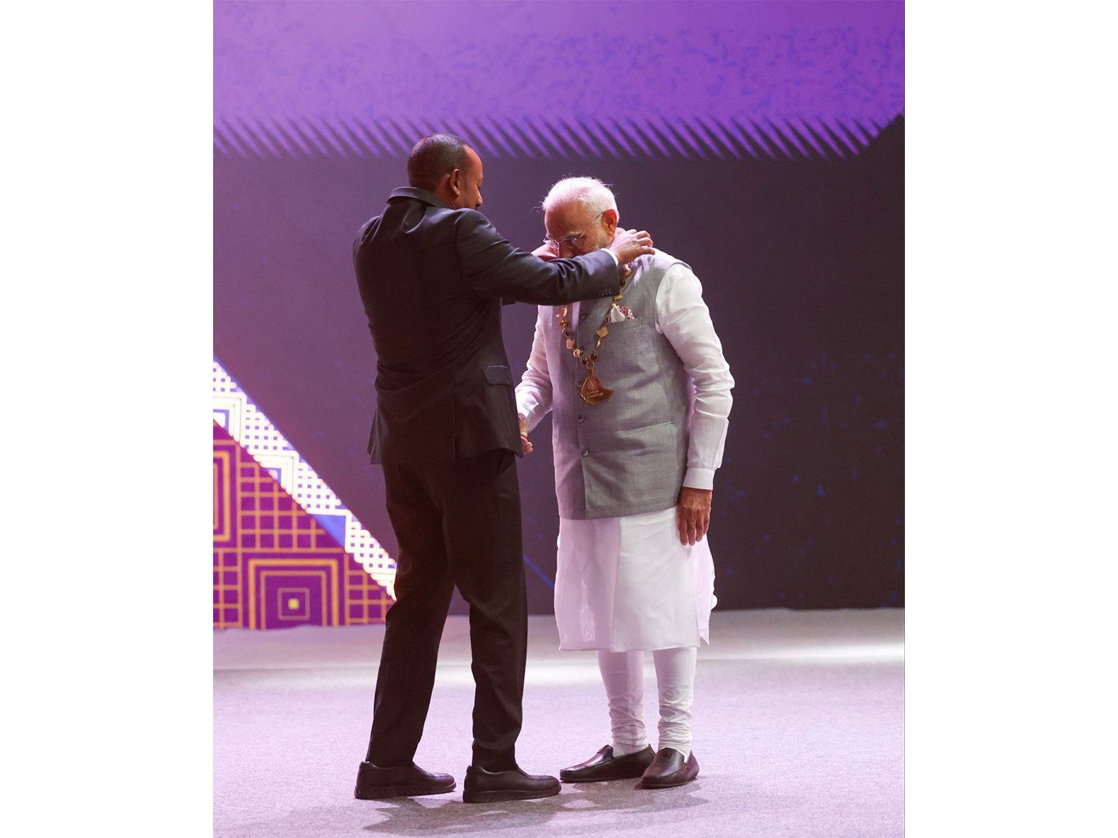 PM मोदी को मिला इथोपिया का सर्वोच्च सम्मान ‘ग्रेट ऑनर निशान’, प्रधानमंत्री ने कहा यह अवॉर्ड भारत के 140 करोड़ लोगों को समर्पित