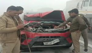 कोहरे के कारण ग्रेटर ईस्टर्न पेरिफेरल एक्सप्रेसवे पर भीषण हादसा, एक के बाद एक टकराई कई गाड़ियां