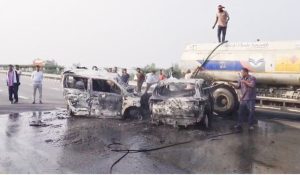 बाराबंकी में भीषण हादसा: दो कारों की टक्कर के बाद लगी आग, 5 लोग जिंदा जले