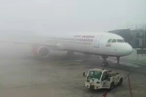 दिल्ली-एनसीआर में घने कोहरे का कहर, 90 ट्रेनें रद्द, 40 उड़ानें कैंसिल