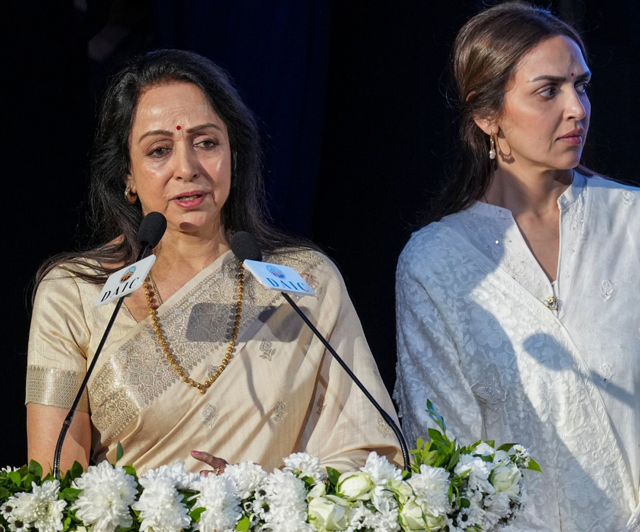 मैंने कभी नहीं सोचा कि मेरी ज़िंदगी में ऐसा पल….  धर्मेंद्र के नाम हेमा मालिनी का भावुक संदेश