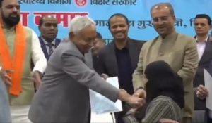 Hijab controversy: 3 लाख सैलरी, पसंद की पोस्टिंग और फ्लैट; डॉक्टर नुसरत को झारखंड सरकार का ऑफर
