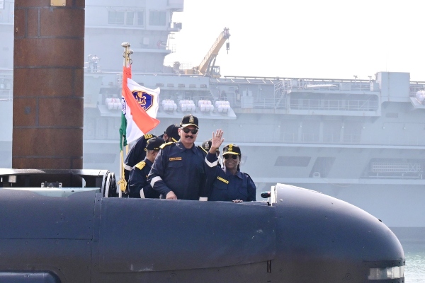 ‘राफेल’ के बाद पनडुब्बी आईएनएस वाघशीर पर राष्ट्रपति द्रौपदी मुर्मू ने की ऐतिहासिक यात्रा