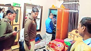 विवाह में शामिल होने गए कपड़ा व्यापारी के घर चोरों ने किया हाथ साफ़, 42 लाख के जेवरात और नकदी ले उड़े