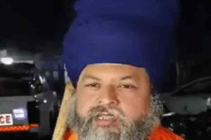 बदमाशों ने महिला से मोबाइल छीना, फिर ऑटो चालक ने दिखाई बहादुरी, किया आरोपी काबू