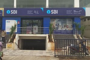 SBI ने लोन से लेकर FD पर घटाईं ब्याज दरें, जानें कब से होंगी लागू