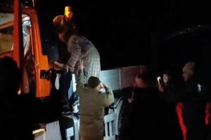 Jammu Kashmir News: बर्फ में फंसे लोगों के लिए देवदूत बने जवान, नीलिना टॉप क्षेत्र से किया रेस्क्यू