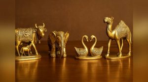 Vastu Shastra: घर में रखें ये 5 शुभ मूर्तियाँ, दूर होंगी परेशानियाँ और बढ़ेगी समृद्धि