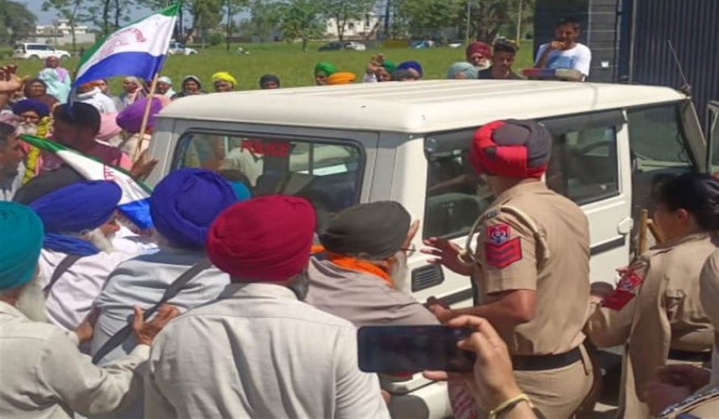 Punjab Farmers Protest at DC office