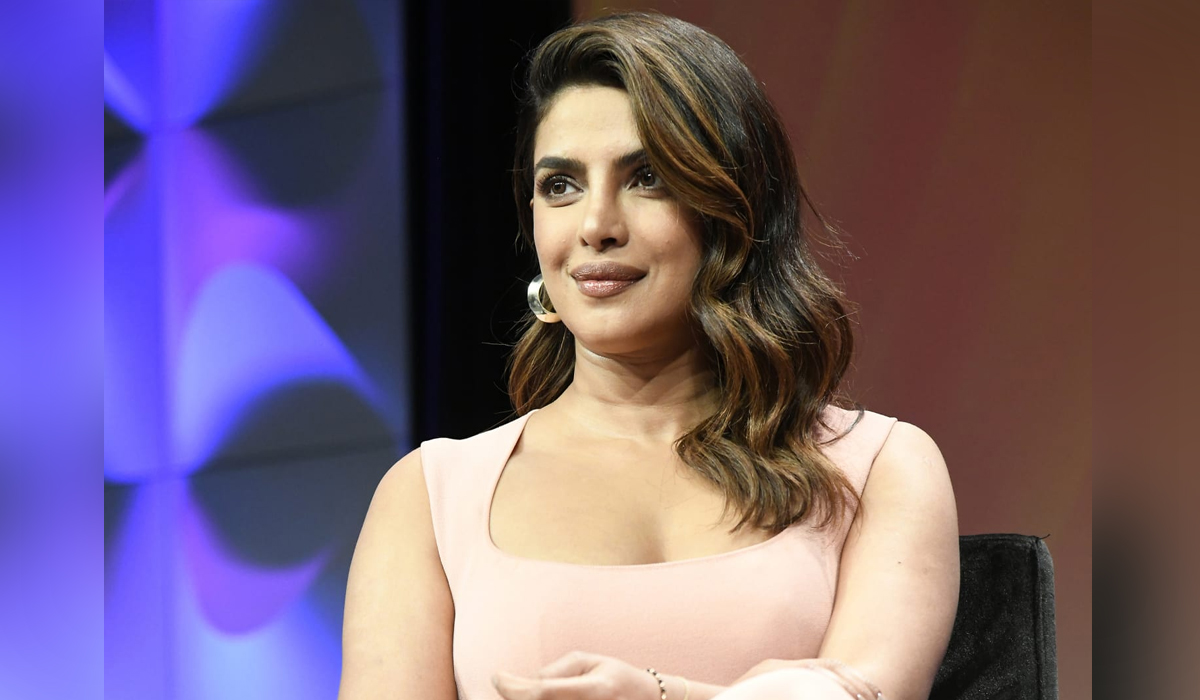 Priyanka Chopra ने कपिल शर्मा की ‘किस किसको प्यार करूं 2’ के ट्रेलर की तारीफ की, कहा, “यह तो देखना बनता है!”