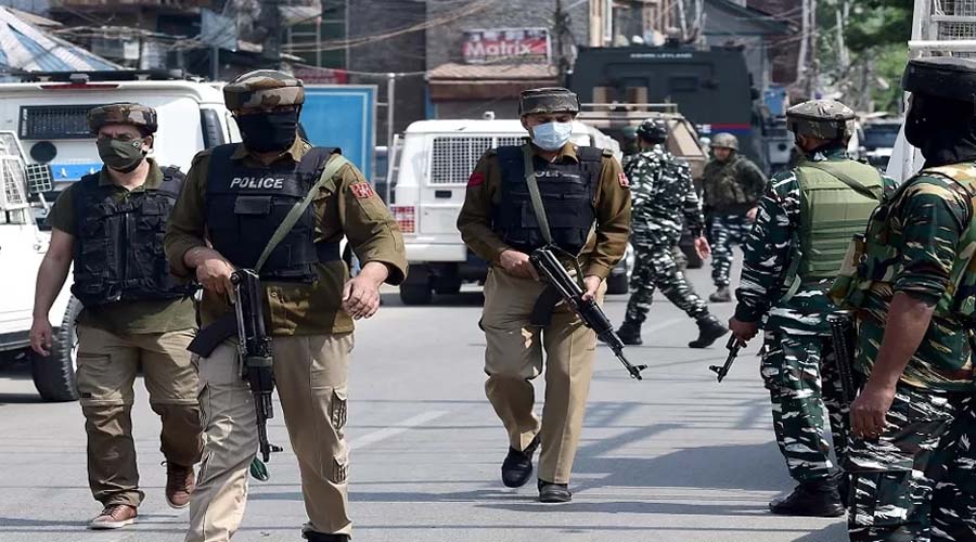 Jammu News: कश्मीर के सात जिलों में CIK की छापेमारी, मचा हड़कंप