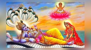 एकादशी पर तुलसी के सामने दीपक जलाकर करें इन मंत्रों का जाप, जानें पूजन विधि और मान्यताएं