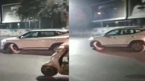 टायर निकलने के बाद भी कार दौड़ाता रहा युवक… मची अफरा-तफरी; बाल-बाल बचे राहगीर