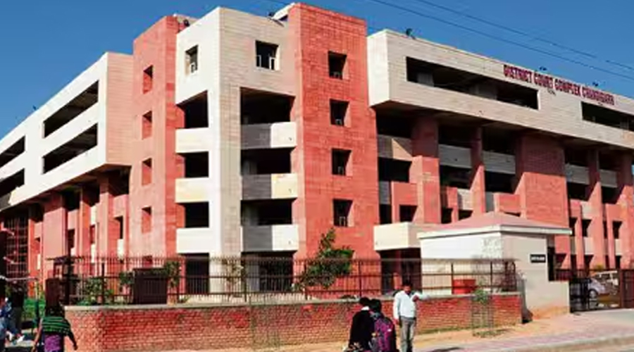 Chandigarh Court में बम की धमकी से मची अफरा-तफरी, पुलिस ने किया इलाका सील