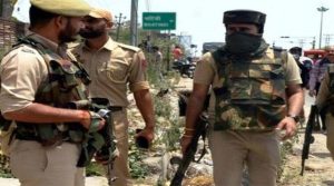 जम्मू-कश्मीर पुलिस ने चिट्टा तस्करों पर चलाया बड़ा अभियान, जम्मू के नरबाल क्षेत्र में छापेमारी