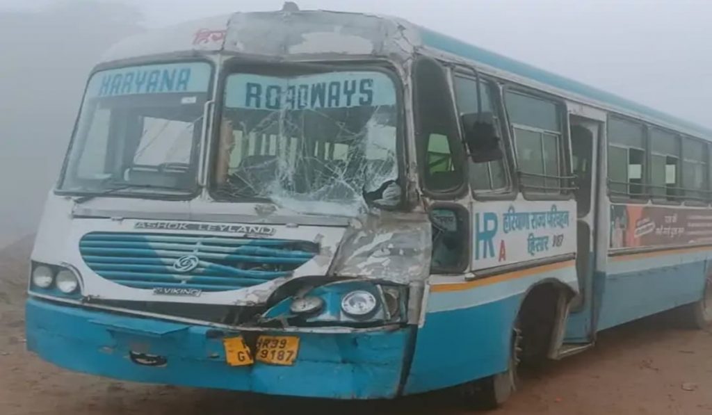 School bus and roadways bus collision in fog