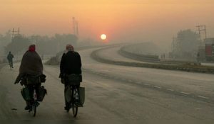 करनाल में धुआं से बढ़ा खतरा, कई इलाकों के हालात गंभीर…